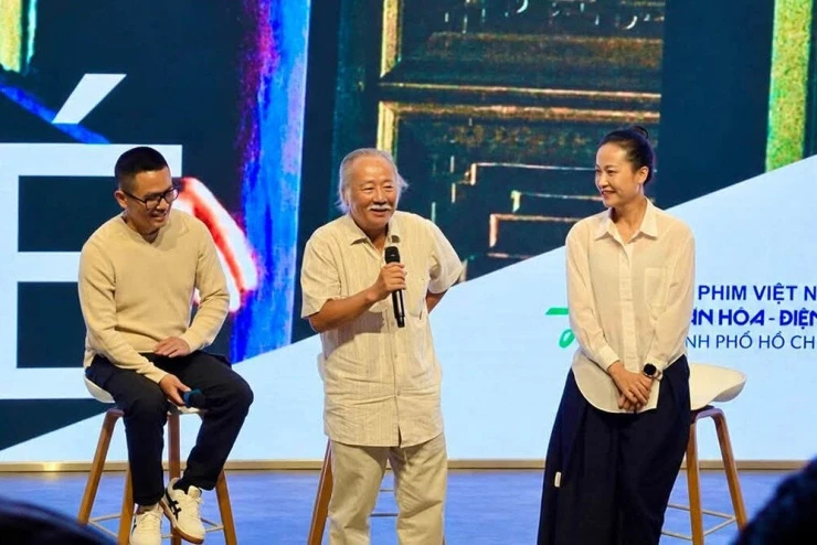 Hồng Ánh, Hùng Thuận nghẹn lòng tiễn biệt đạo diễn Nguyễn Vinh Sơn Đất phương Nam
