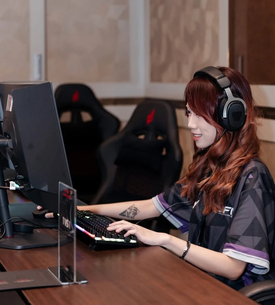 Hot girl mới của làng game Việt, vừa xinh, vừa giỏi, lại còn là em họ TK Nguyễn
