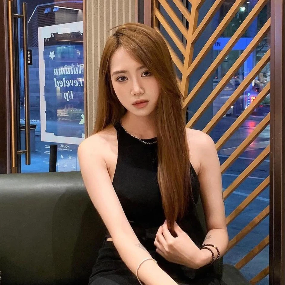 Hot girl mới của làng game Việt, vừa xinh, vừa giỏi, lại còn là em họ TK Nguyễn