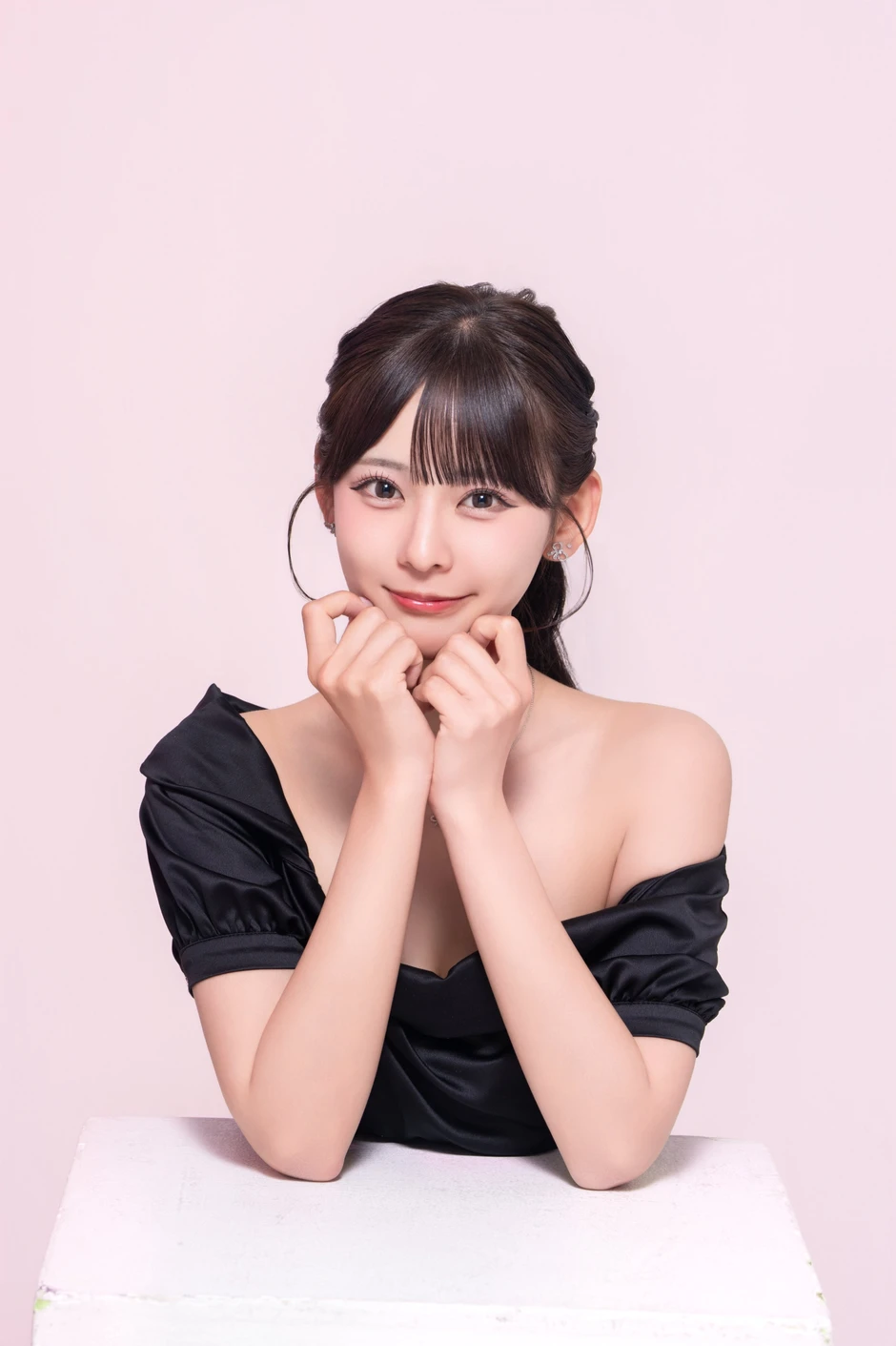 Hot girl Nhật Bản vướng bê bối lộ ảnh riêng tư, nghẹn ngào tiết lộ sự thật, thừa nhận "không còn lựa chọn"