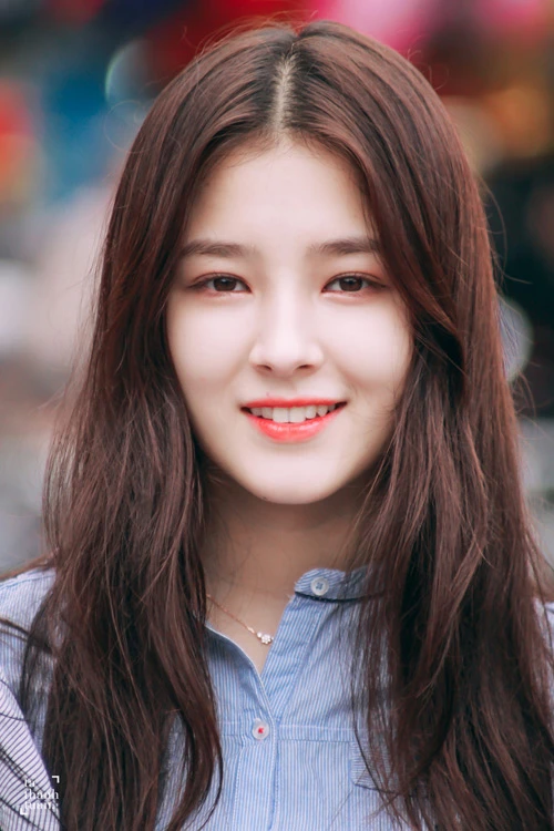 Hot girl phố đi bộ Hà Nội 9 năm trước vừa được đề cử gương mặt đẹp nhất thế giới Hot girl phố đi bộ Hà Nội 9 năm trước vừa được đề cử gương mặt đẹp nhất thế giới