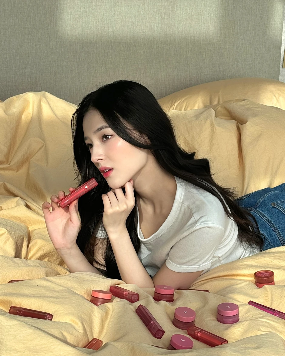 Hot girl phố đi bộ Hà Nội 9 năm trước vừa được đề cử gương mặt đẹp nhất thế giới Hot girl phố đi bộ Hà Nội 9 năm trước vừa được đề cử gương mặt đẹp nhất thế giới