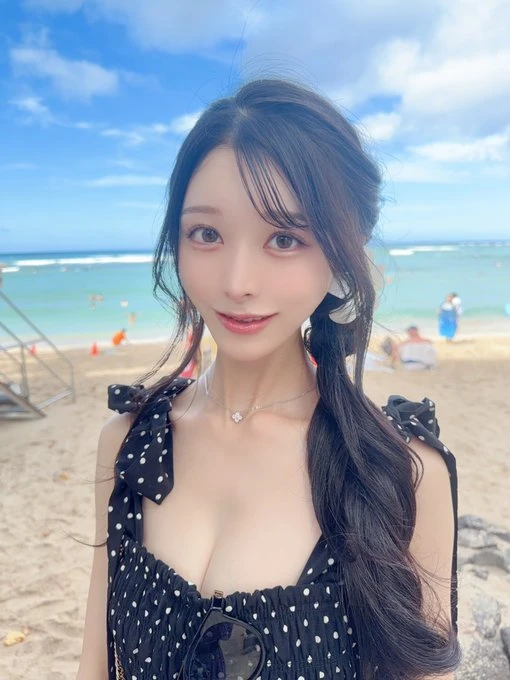 Hot girl tân binh tổ chức hẳn triển lãm ảnh cá nhân "e hèm" để kỷ niệm 1 năm "làm nghề"