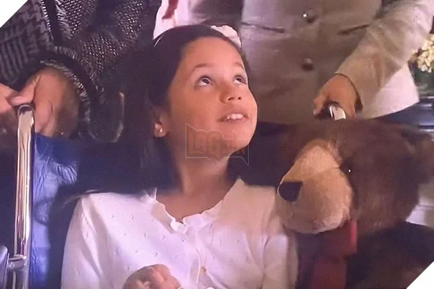 Jenna Ortega Suýt Ngã Sấp Mặt Sau Khi Quay Phim Iron Man 3 Vì Quá Phấn Khích