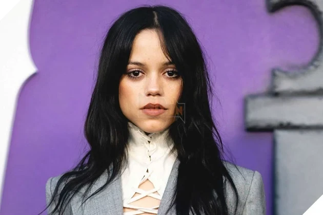 Jenna Ortega Suýt Ngã Sấp Mặt Sau Khi Quay Phim Iron Man 3 Vì Quá Phấn Khích