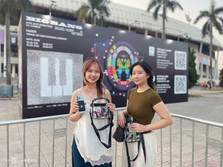 Khán giả trẻ nói lý do chi chục triệu đu concert BigBang