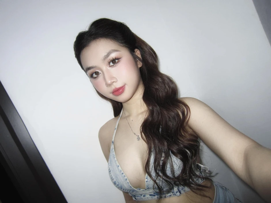 Không nhận ra nhan sắc thuở thơ ngây của hot dancer Quỳnh Meo