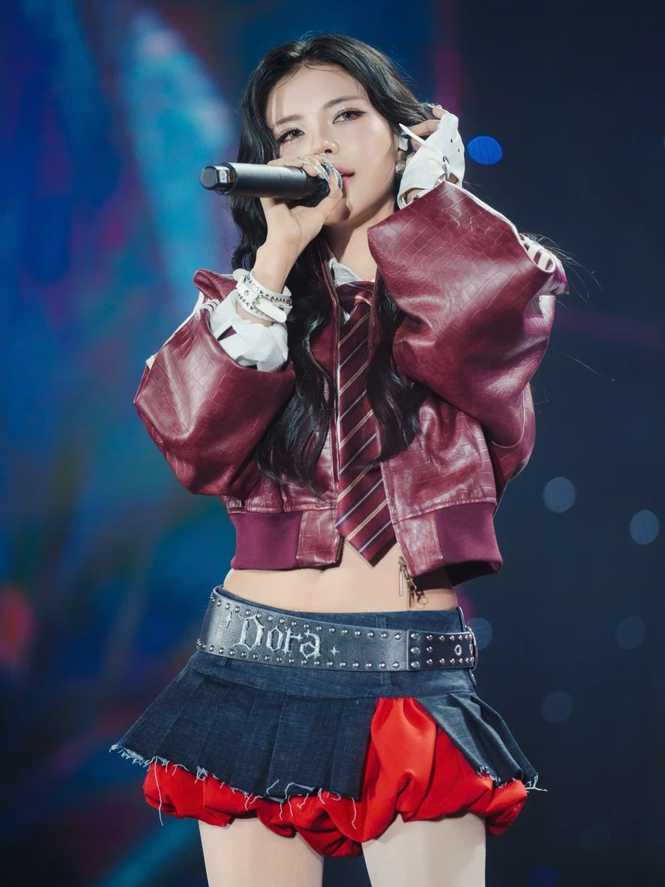 Không phải ở giải đấu, ngắm Mai Dora vừa lạ vừa quen trên sàn diễn idol Không phải ở giải đấu, ngắm Mai Dora vừa lạ vừa quen trên sàn diễn idol