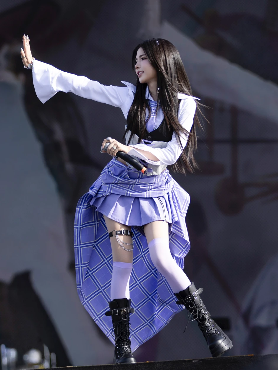 Không phải ở giải đấu, ngắm Mai Dora vừa lạ vừa quen trên sàn diễn idol Không phải ở giải đấu, ngắm Mai Dora vừa lạ vừa quen trên sàn diễn idol