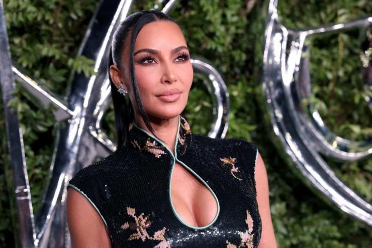 Kim Kardashian tiết lộ thuê 5 bảo mẫu chăm 4 con Kim Kardashian tiết lộ thuê 5 bảo mẫu chăm 4 con