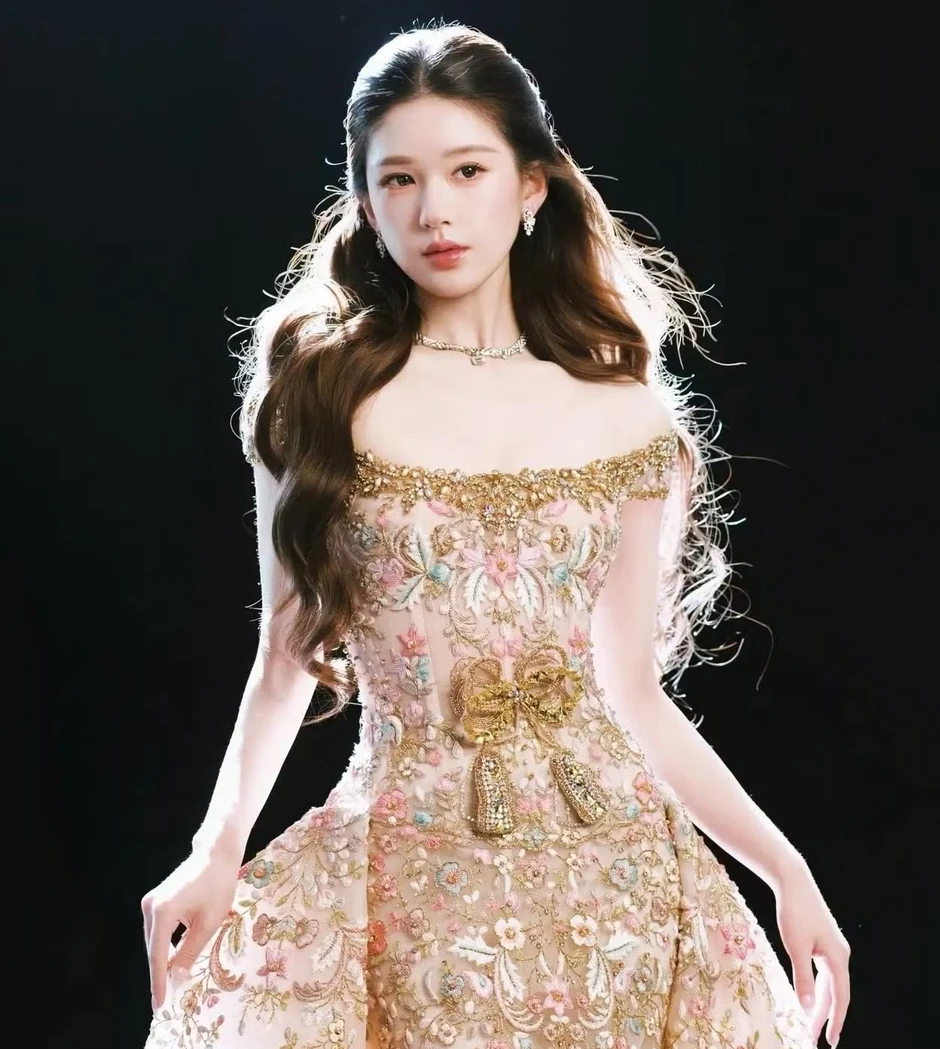 Lưu Diệc Phi lại bị chỉ trích Lưu Diệc Phi lại bị chỉ trích