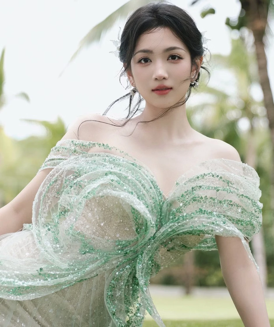 Mỹ nhân bị chỉ trích vì bóc phốt cha mẹ