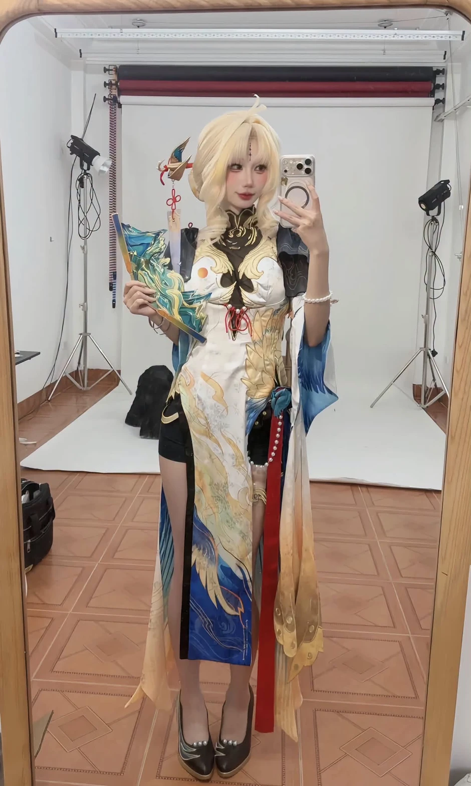 Màn đón Trung Thu ấn tượng nhất làng streamer với cặp “lồng đèn” căng mọng
