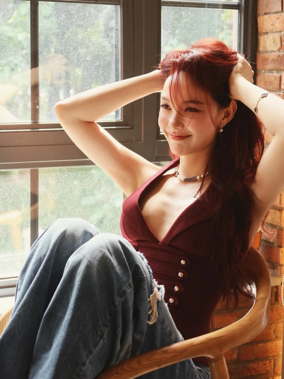 Minh Hằng tuyên bố "comeback", khoe dáng táo bạo khiến CĐM ngỡ ngàng Minh Hằng tuyên bố "comeback", khoe dáng táo bạo khiến CĐM ngỡ ngàng