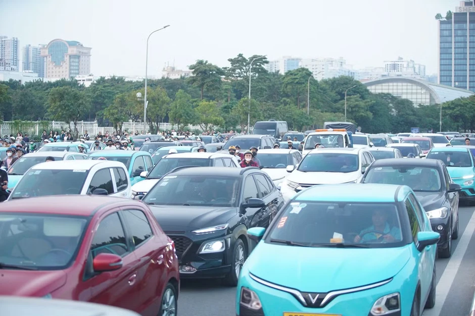 Mọi ngả đường đổ về sân Mỹ Đình đều tê liệt Mọi ngả đường đổ về sân Mỹ Đình đều tê liệt