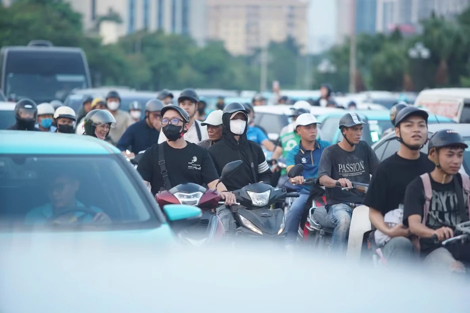 Mọi ngả đường đổ về sân Mỹ Đình đều tê liệt Mọi ngả đường đổ về sân Mỹ Đình đều tê liệt