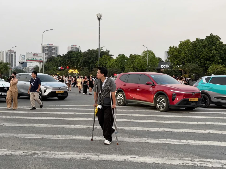 Mọi ngả đường đổ về sân Mỹ Đình đều tê liệt Mọi ngả đường đổ về sân Mỹ Đình đều tê liệt