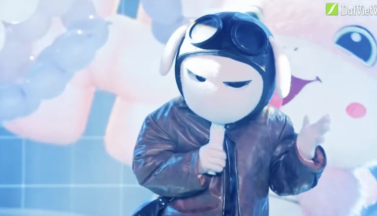 Negav lộ mặt ở The Masked Singer