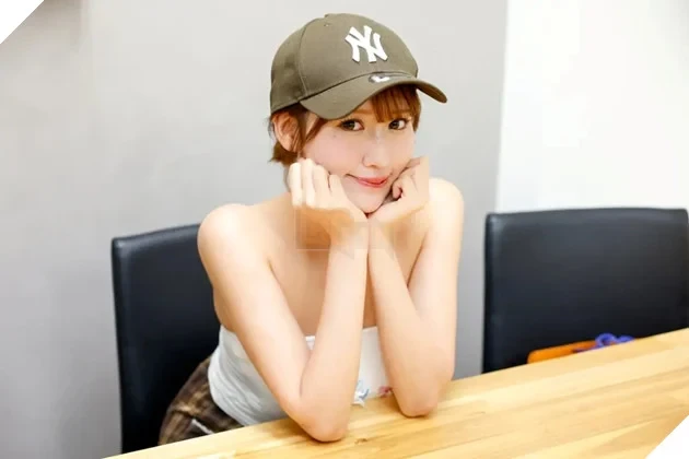 Nghịch lý "ngậm thìa vàng": Ái nữ gia đình tài phiệt giấu bố mẹ gia nhập ngành phim người lớn để tự lập, thừa nhận "muốn kiếm tiền khủng để giữ chuẩn sống xa hoa"