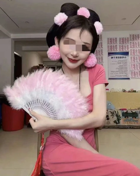 Ngỡ ngàng trước bi kịch của hot streamer giới mukbang