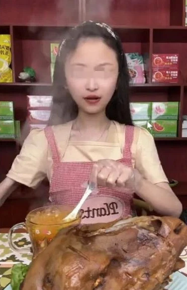 Ngỡ ngàng trước bi kịch của hot streamer giới mukbang