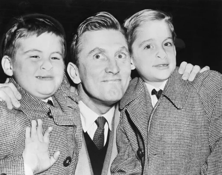 Ngoại tình, ma túy và những góc khuất cuộc đời Michael Douglas