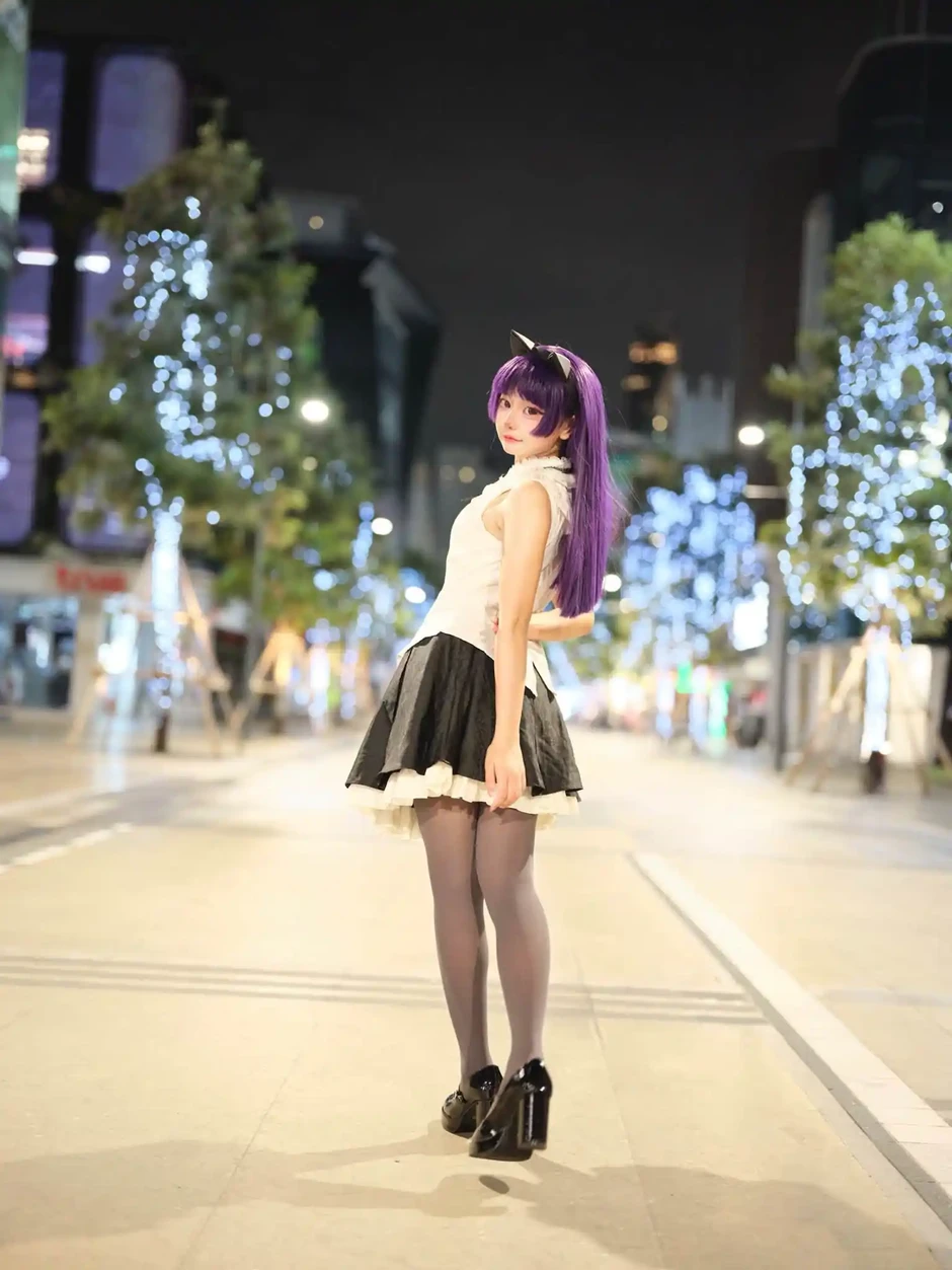 Nhập vai quá mức: Nữ cosplayer khiến cộng đồng mạng phải ngỡ ngàng