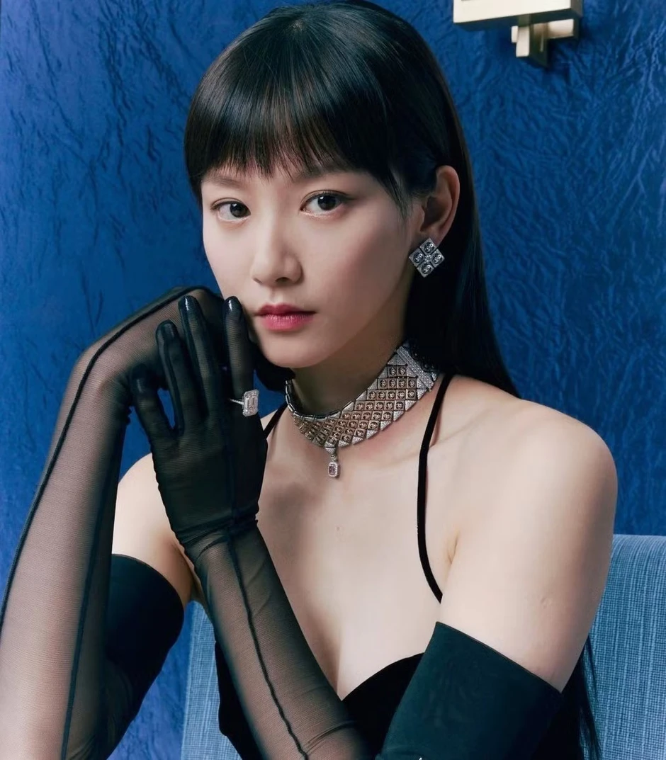 Nữ diễn viên kêu cứu