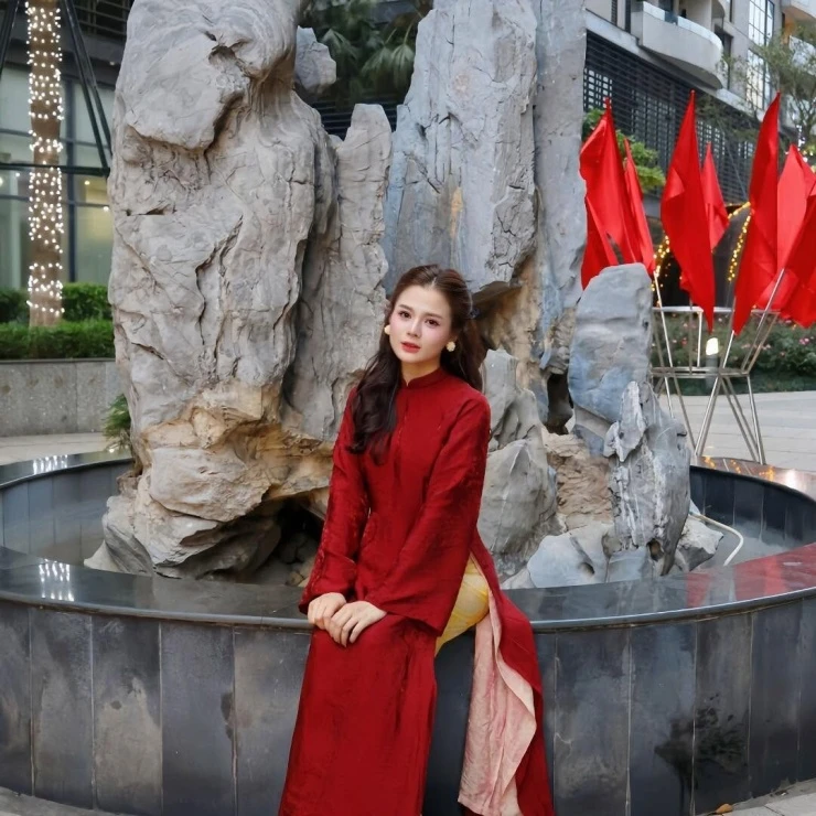 Nữ diễn viên quê Thanh Hóa gây chú ý với màn chặn xe “cưa” Duy Hưng