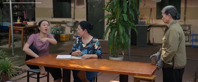 Ông Đô sốc khi thấy ảnh nhạy cảm của con gái Ông Đô sốc khi thấy ảnh nhạy cảm của con gái