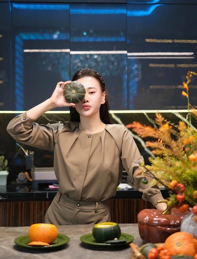 Phương Oanh ở tuổi 37 tận hưởng cuộc sống bên cặp song sinh đáng yêu Phương Oanh ở tuổi 37 tận hưởng cuộc sống bên cặp song sinh đáng yêu