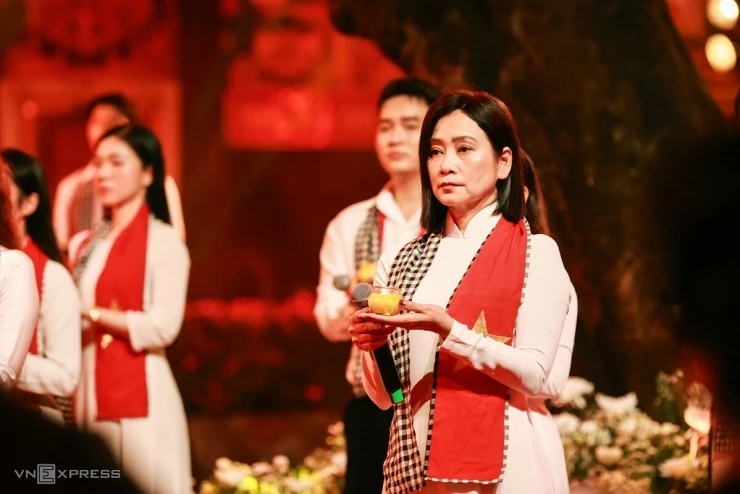 Phút lắng đọng ở đêm nghệ thuật Khúc tri ân Phút lắng đọng ở đêm nghệ thuật Khúc tri ân