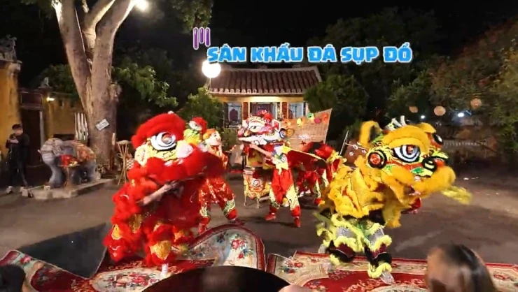 Sân khấu “Bố ơi mình đi đâu thế?” ở Hội An đổ sập vì mưa gió Sân khấu “Bố ơi mình đi đâu thế?” ở Hội An đổ sập vì mưa gió