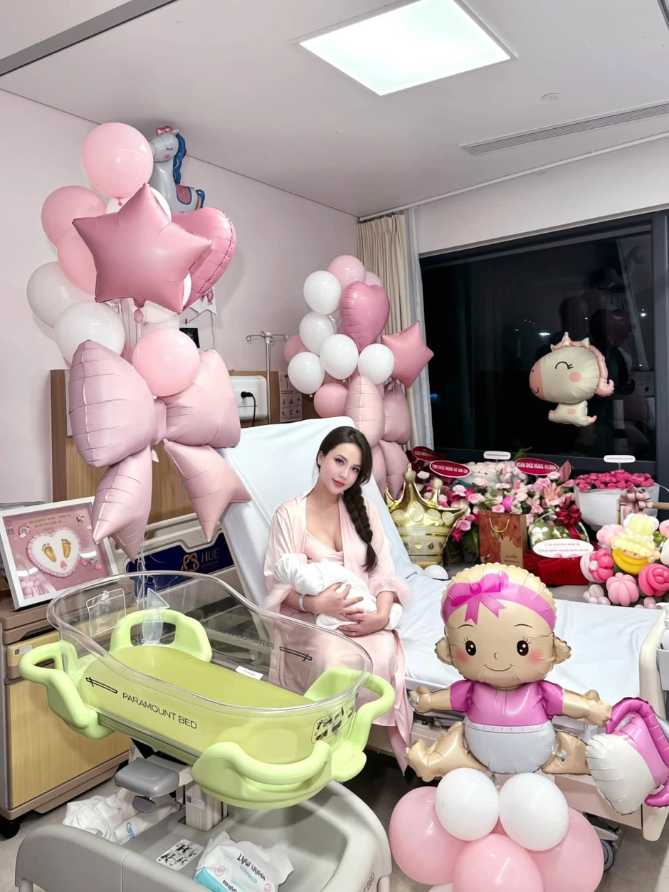 Thoát vai "mẹ bỉm", hot girl "gây mê" với vóc dáng không thể tin được