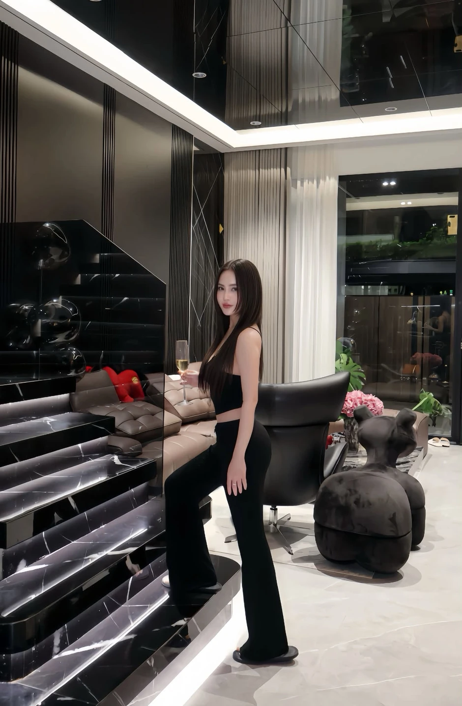 Thoát vai "mẹ bỉm", hot girl "gây mê" với vóc dáng không thể tin được