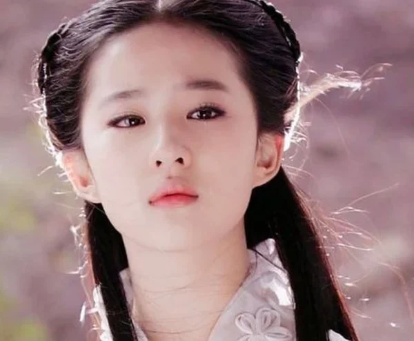 "Lưu Diệc Phi không có cửa làm Tiểu Long Nữ đẹp nhất" kenhtingame com thumb quot luu diec phi khong co cua lam tieu long nu dep nhat quot 0be91793073547513 940w