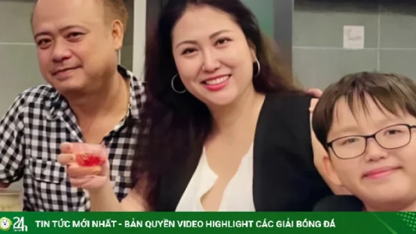 Ảnh sao 21/10: Phi Thanh Vân hạnh phúc bên bạn trai U60 kenhtingame com thumb anh sao 21 10 phi thanh van hanh phuc ben ban trai u60 e99f1792555223720 940w