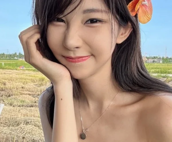 Bất ngờ sang Việt Nam, nữ idol xinh đẹp khiến fan được một phen ngỡ ngàng kenhtingame com thumb bat ngo sang viet nam nu idol xinh dep khien fan duoc mot phen ngo ngang 23561791115161346 940w