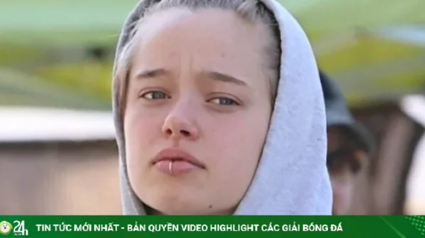 Con gái Angelina Jolie khoe vẻ ngoài cá tính với khuyên môi kenhtingame com thumb con gai angelina jolie khoe ve ngoai ca tinh voi khuyen moi 681c1792709513247 940w