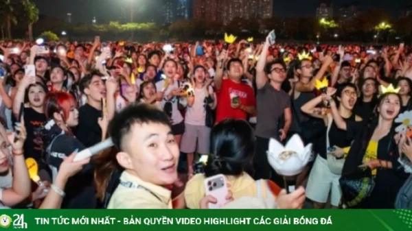 Hàng nghìn fan không vé bám rào, nhảy múa bên ngoài concert Big Bang kenhtingame com thumb hang nghin fan khong ve bam rao nhay mua ben ngoai concert big bang a4801792907893862 940w