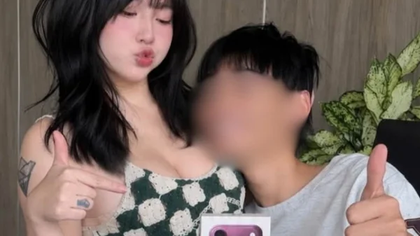 Hot girl phòng net bất ngờ chia sẻ tư liệu riêng tư trong quá khứ kenhtingame com thumb hot girl phong net bat ngo chia se tu lieu rieng tu trong qua khu 5f9e1793269505562 940w