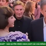 Lisa vui vẻ chào hỏi, hôn má bố Frédéric Arnault kenhtingame com thumb lisa vui ve chao hoi hon ma bo frederic arnault 63be1791566150257 940w