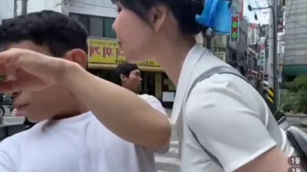 Sốc trước màn ẩu đả b.ẩn th.ỉ.u của hai streamer giữa phố, dân mạng nghi dàn xếp, chiêu trò câu view kenhtingame com thumb soc truoc man au da ban thiu cua hai streamer giua pho dan mang nghi dan xep chieu tro cau view cb531793254219909 940w
