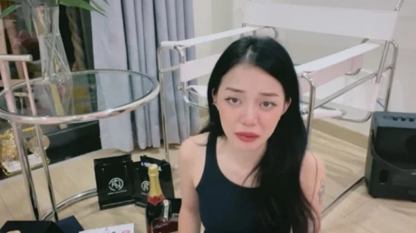 Viral lại clip cũ, Linh Ngọc Đàm từng rơi nước mắt khi nói về Quang Cuốn, thực trạng quan hệ hiện tại ra sao? kenhtingame com thumb viral lai clip cu linh ngoc dam tung roi nuoc mat khi noi ve quang cuon thuc trang quan he hien tai ra sao b91a1793425595923 940w