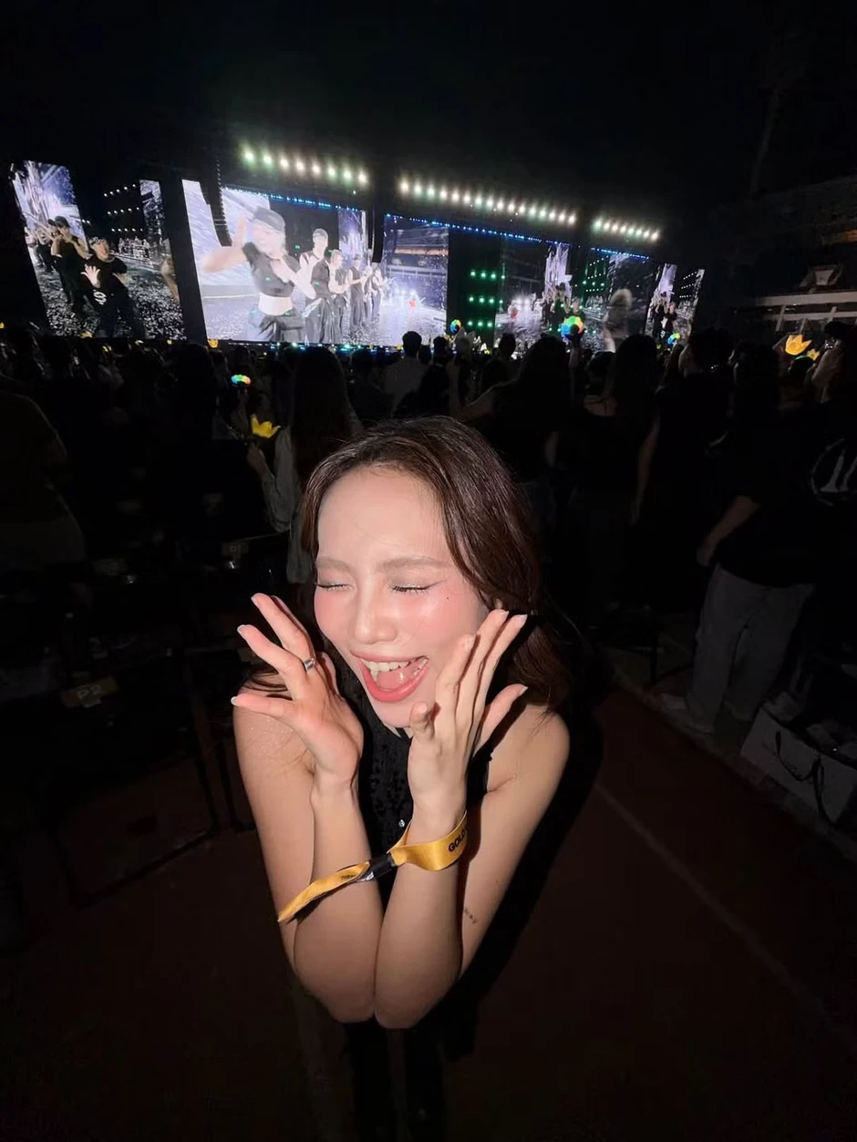 Tiểu Vy, Phương Mỹ Chi và cả showbiz Việt đi xem Big Bang