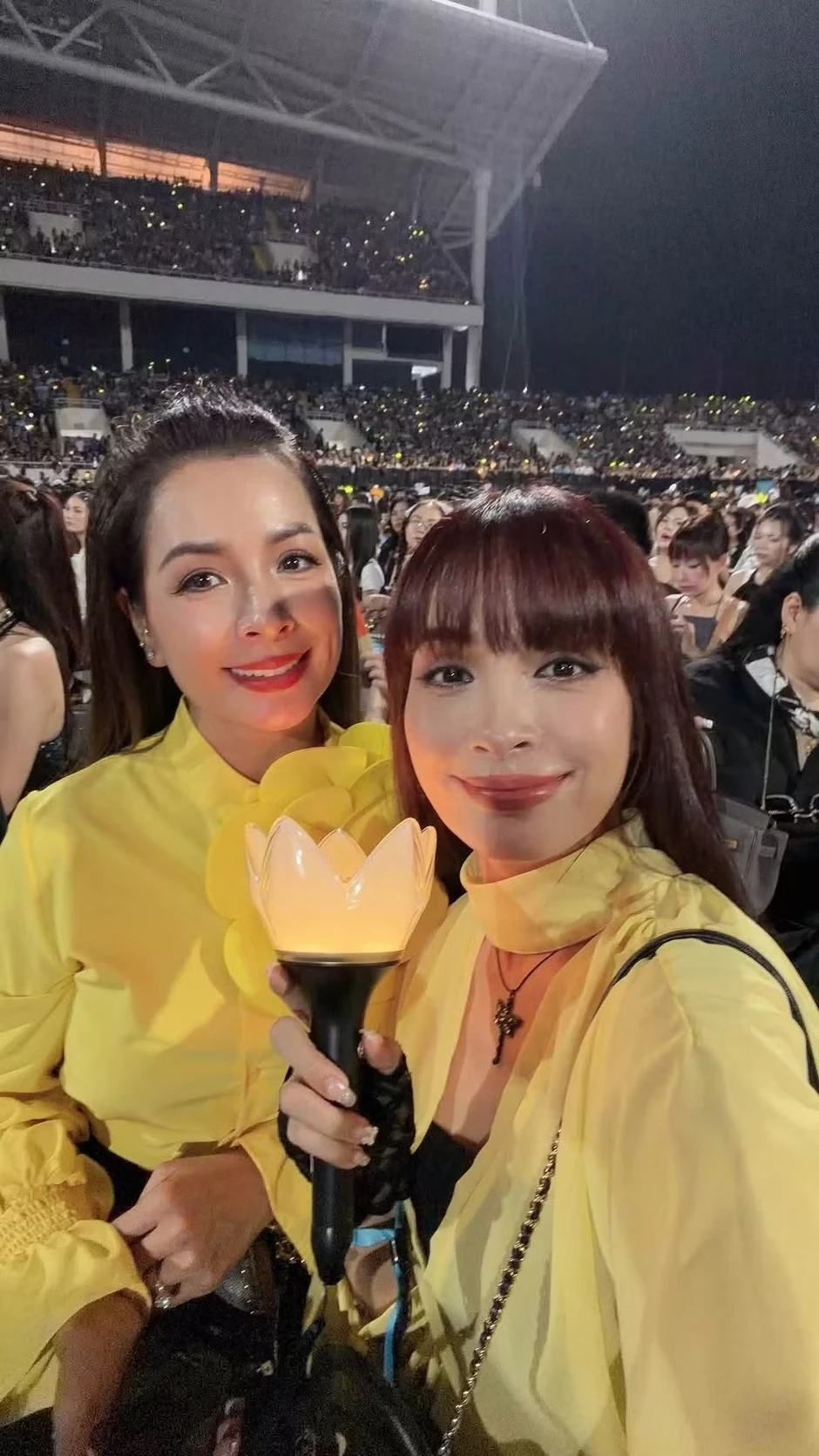 Tiểu Vy, Phương Mỹ Chi và cả showbiz Việt đi xem Big Bang