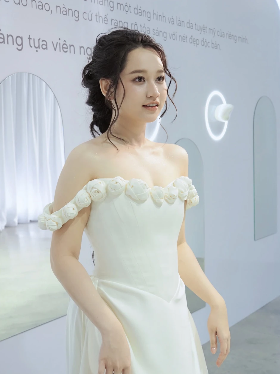 Trúc Anh "Mắt Biếc" tái xuất, visual thăng hạng rõ rệt