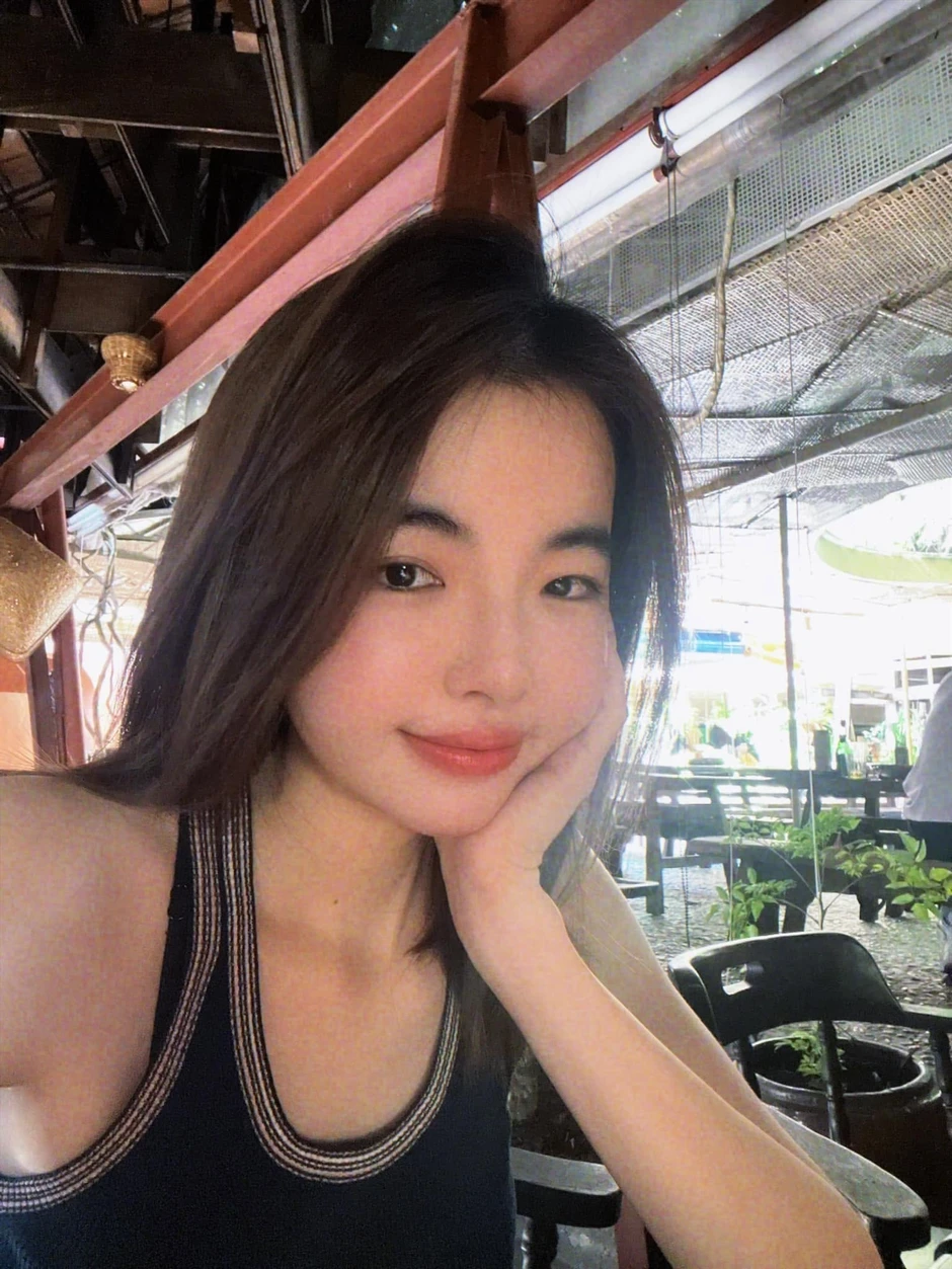 Từ bạn gái đứng sau hào quang của SofM, LiLy giờ đây khiến tất cả phải ngỡ ngàng