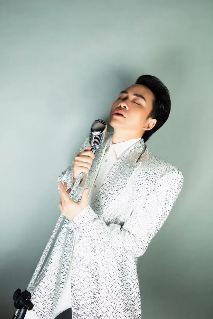 Tùng Dương bán hết 15.000 vé xem Concert sau 6 giờ mở bán