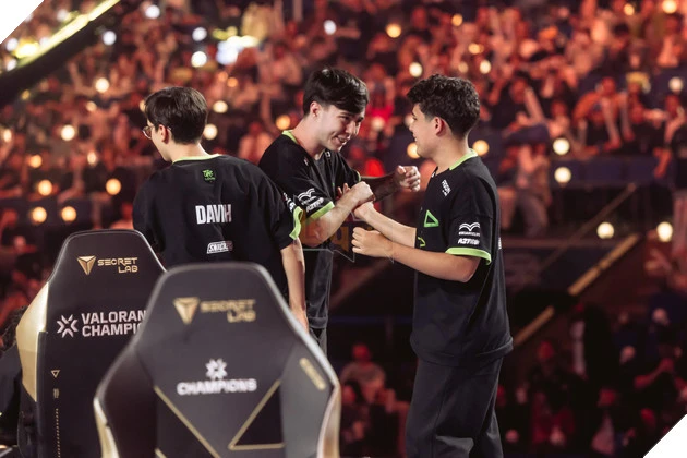 VALORANT Champions 2026: Niềm Tin Đưa Tập Thể Trẻ Team LOUD Lên Đỉnh Thế Giới